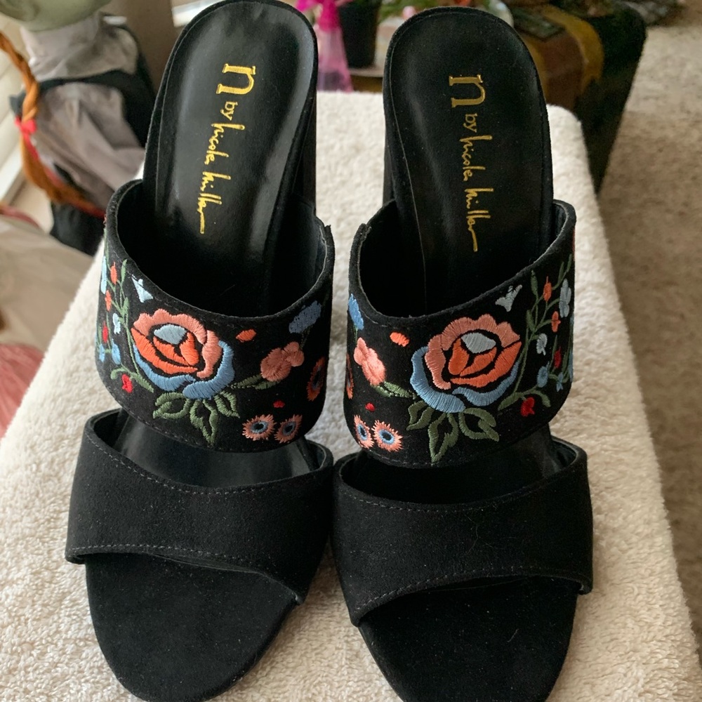 Black Heels with Floral Embroidery, N by Nicole Miller Brand, Size 7.5
